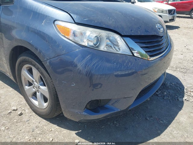 Продаж на аукціоні авто 2017 Toyota Sienna Le 8 Passenger, vin: 5TDKZ3DC7HS866985, номер лоту: 45233240