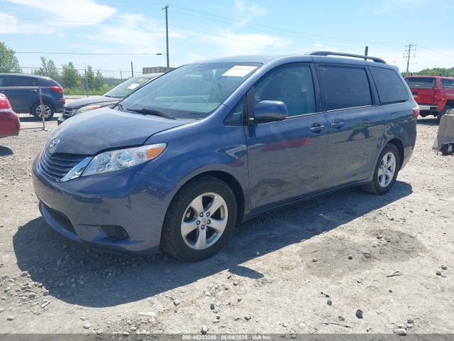 Продаж на аукціоні авто 2017 Toyota Sienna Le 8 Passenger, vin: 5TDKZ3DC7HS866985, номер лоту: 45233240
