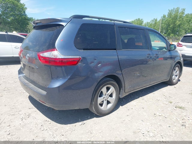 Продаж на аукціоні авто 2017 Toyota Sienna Le 8 Passenger, vin: 5TDKZ3DC7HS866985, номер лоту: 45233240
