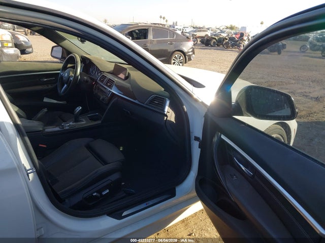 WBA8E9G52GNT85582 BMW 328I
