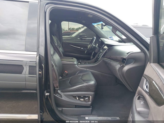 45233296 :رقم المزاد ، 1GYS4KKJ2GR393241 vin ، 2016 Cadillac Escalade Esv Platinum مزاد بيع