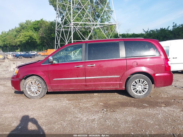 2015 Chrysler Town & Country Touring-l მანქანა იყიდება აუქციონზე, vin: 2C4RC1CG9FR525652, აუქციონის ნომერი: 45233330