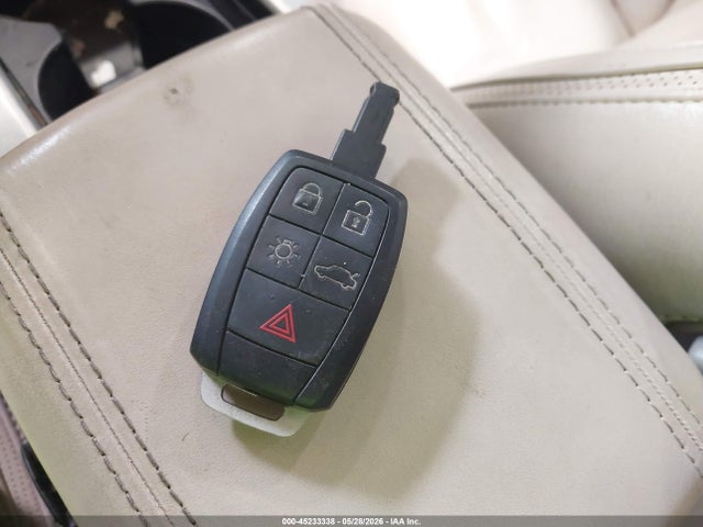 2012 Volvo C70 T5/t5 Platinum/t5 Premier Plus მანქანა იყიდება აუქციონზე, vin: YV1672MC6CJ129410, აუქციონის ნომერი: 45233338
