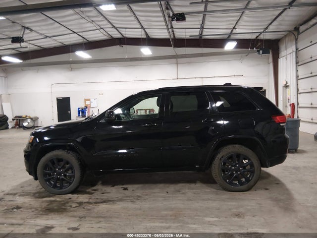45233370 :رقم المزاد ، 1C4RJFAG1JC203868 vin ، 2018 Jeep Grand Cherokee Altitude 4x4 مزاد بيع