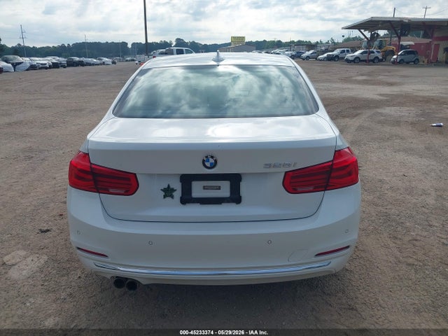 BMW 3 Series 328i 2016 WBA8E9C57GK648043 Image 16