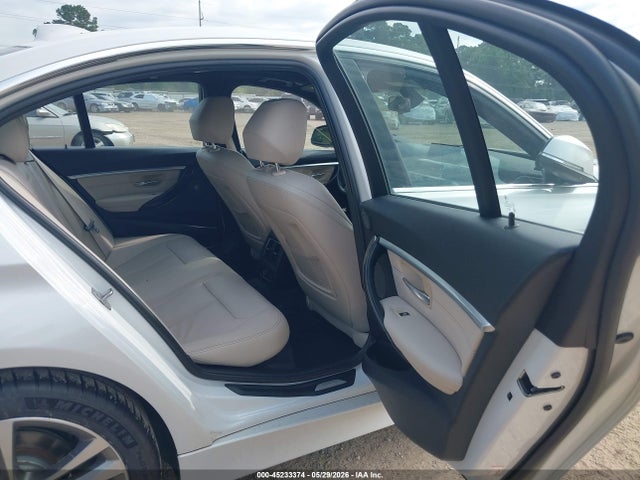 BMW 3 Series 328i 2016 WBA8E9C57GK648043 Image 8