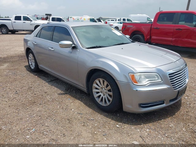 45233387 :رقم المزاد ، 2C3CCAAG8DH741346 vin ، 2013 Chrysler 300 Motown مزاد بيع