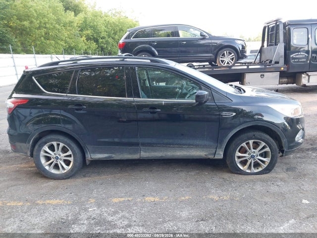 45233392 :رقم المزاد ، 1FMCU9GD3JUD24161 vin ، 2018 Ford Escape Se مزاد بيع