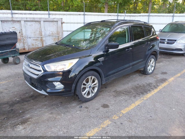 45233392 :رقم المزاد ، 1FMCU9GD3JUD24161 vin ، 2018 Ford Escape Se مزاد بيع