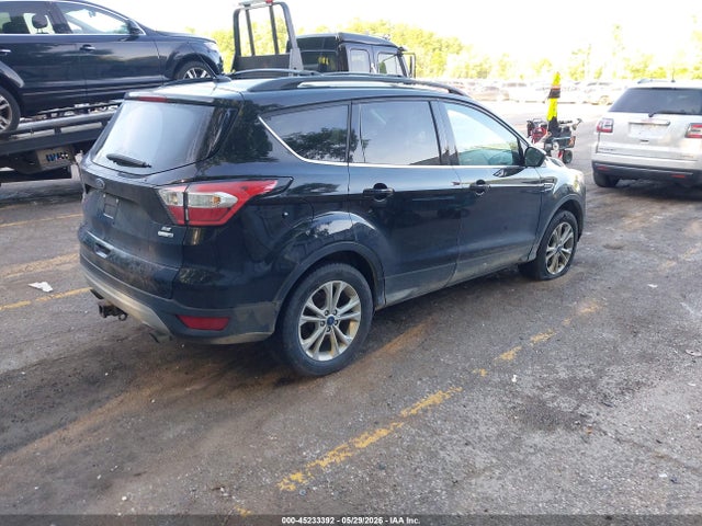 45233392 :رقم المزاد ، 1FMCU9GD3JUD24161 vin ، 2018 Ford Escape Se مزاد بيع