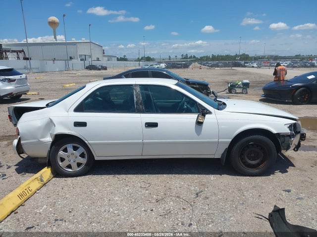 2000 Toyota Camry Le V6 მანქანა იყიდება აუქციონზე, vin: 4T1BF22K8YU943674, აუქციონის ნომერი: 45233400