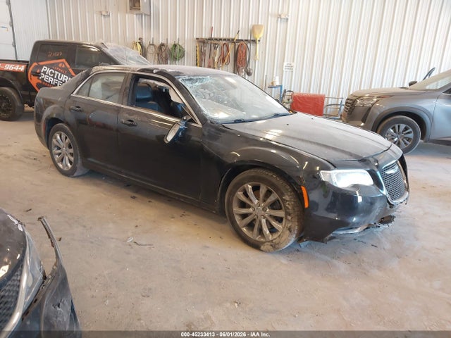 45233413 :رقم المزاد ، 2C3CCAKG3HH622169 vin ، 2017 Chrysler 300c Awd مزاد بيع