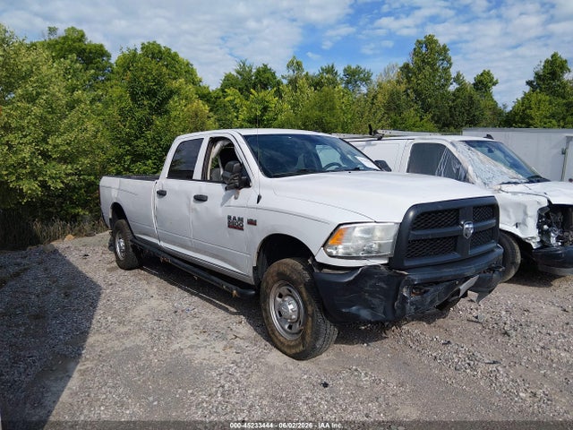 45233444 :رقم المزاد ، 3C6UR5HJ0FG558296 vin ، 2015 Ram 2500 Tradesman مزاد بيع