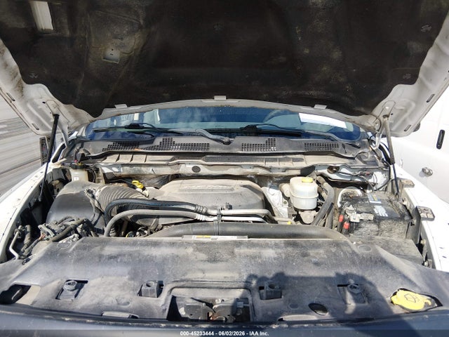 45233444 :رقم المزاد ، 3C6UR5HJ0FG558296 vin ، 2015 Ram 2500 Tradesman مزاد بيع