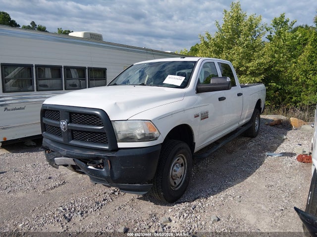 45233444 :رقم المزاد ، 3C6UR5HJ0FG558296 vin ، 2015 Ram 2500 Tradesman مزاد بيع