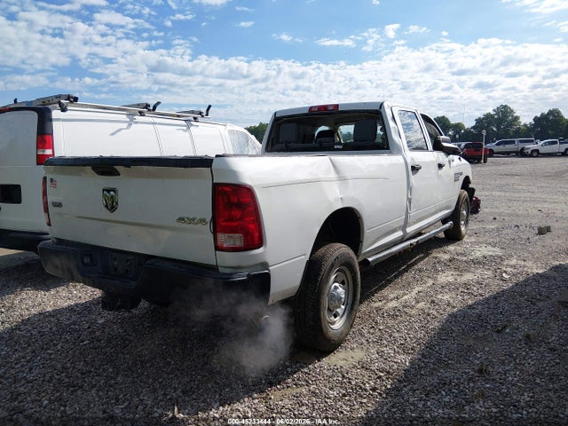 45233444 :رقم المزاد ، 3C6UR5HJ0FG558296 vin ، 2015 Ram 2500 Tradesman مزاد بيع