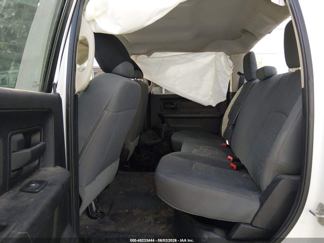 45233444 :رقم المزاد ، 3C6UR5HJ0FG558296 vin ، 2015 Ram 2500 Tradesman مزاد بيع