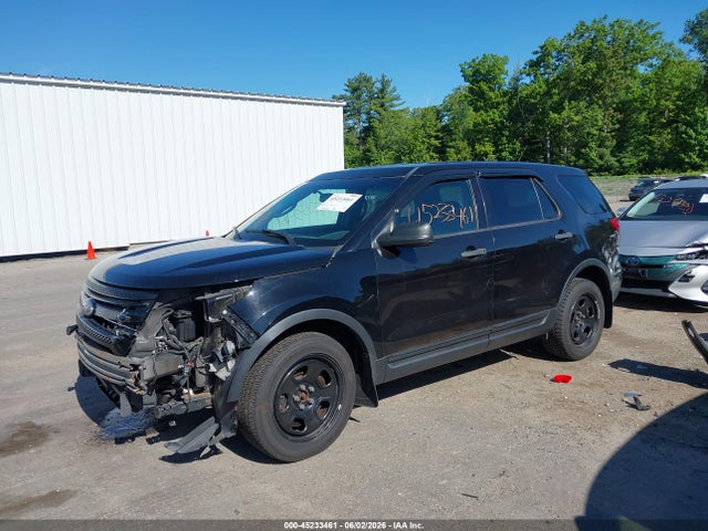 Ford Utility Police Interceptor 2015 1FM5K8AR8FGA46246 Image 2