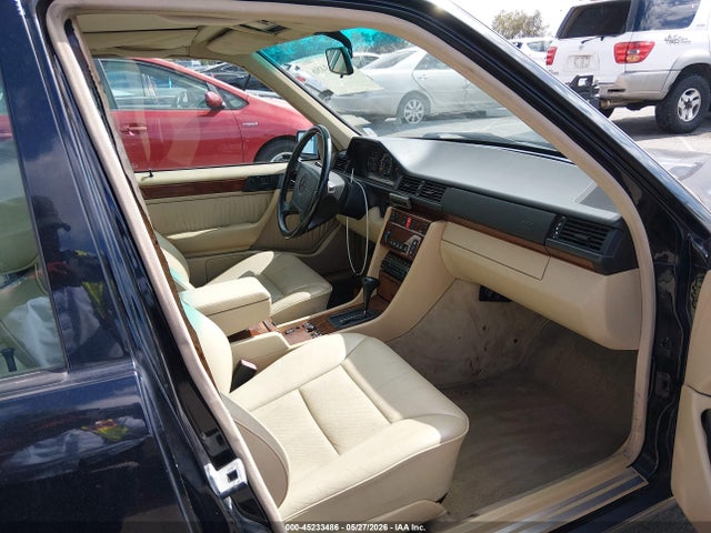 1993 Mercedes-benz 400 E მანქანა იყიდება აუქციონზე, vin: WDBEA34E2PC001460, აუქციონის ნომერი: 45233486