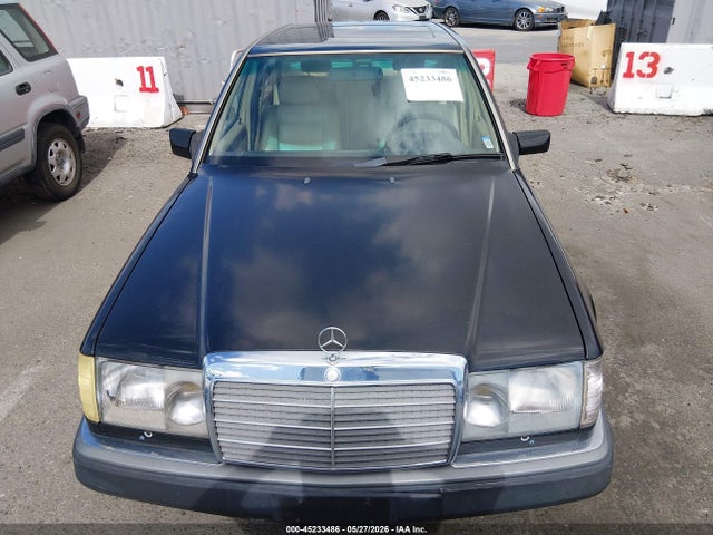 1993 Mercedes-benz 400 E მანქანა იყიდება აუქციონზე, vin: WDBEA34E2PC001460, აუქციონის ნომერი: 45233486