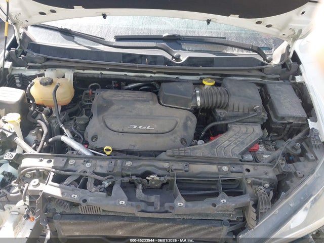45233544 :رقم المزاد ، 2C4RC1BG3HR687992 vin ، 2017 Chrysler Pacifica Touring-l مزاد بيع