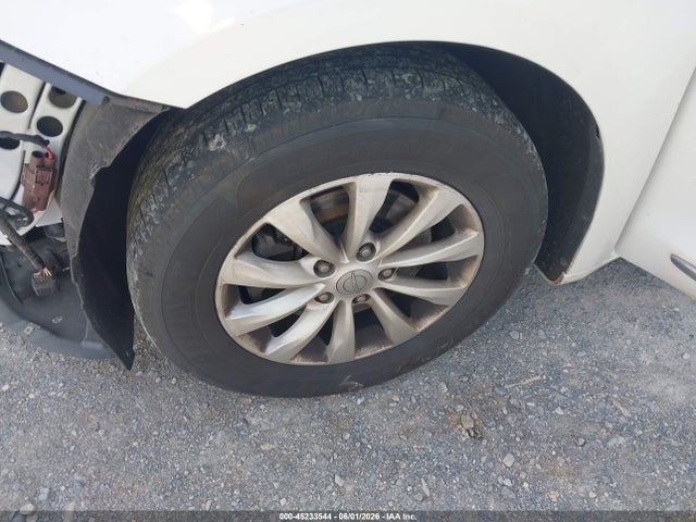 45233544 :رقم المزاد ، 2C4RC1BG3HR687992 vin ، 2017 Chrysler Pacifica Touring-l مزاد بيع