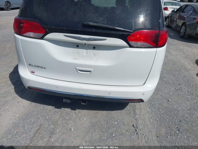 45233544 :رقم المزاد ، 2C4RC1BG3HR687992 vin ، 2017 Chrysler Pacifica Touring-l مزاد بيع