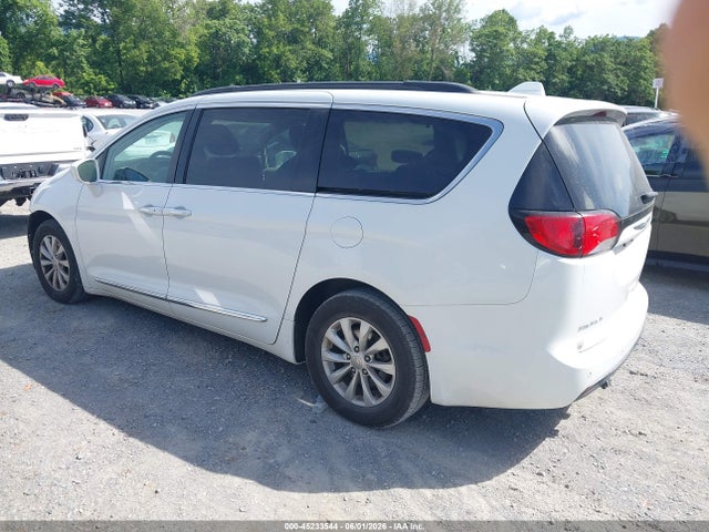 45233544 :رقم المزاد ، 2C4RC1BG3HR687992 vin ، 2017 Chrysler Pacifica Touring-l مزاد بيع