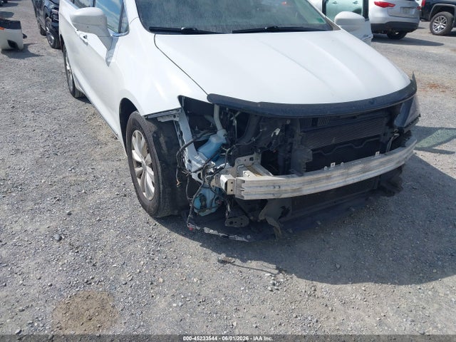 45233544 :رقم المزاد ، 2C4RC1BG3HR687992 vin ، 2017 Chrysler Pacifica Touring-l مزاد بيع