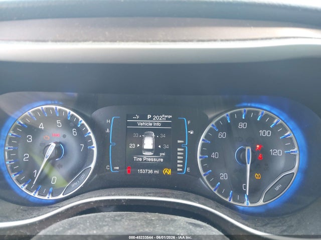 45233544 :رقم المزاد ، 2C4RC1BG3HR687992 vin ، 2017 Chrysler Pacifica Touring-l مزاد بيع