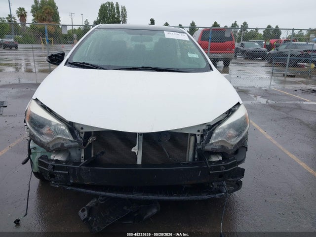 45233639 :رقم المزاد ، 2T1BURHE9FC329439 vin ، 2015 Toyota Corolla S Plus مزاد بيع