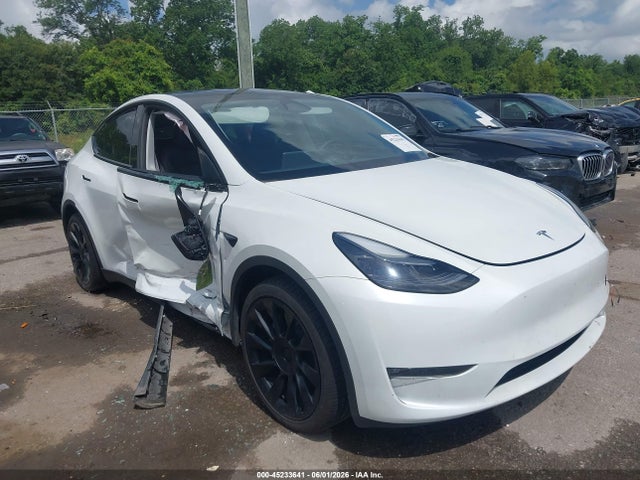Auction sale of the 2023 Tesla Model Y Awd/long Range Dual Motor All-wheel Drive, vin: 7SAYGAEE4PF864525, lot number: 45233641