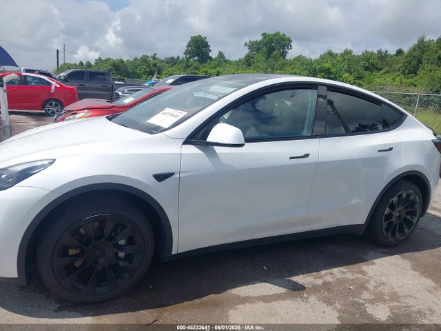 Auction sale of the 2023 Tesla Model Y Awd/long Range Dual Motor All-wheel Drive, vin: 7SAYGAEE4PF864525, lot number: 45233641