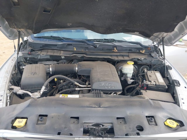 45233793 :رقم المزاد ، 1C6RR6LG6JS157103 vin ، 2018 Ram 1500 Lone Star Silver  4x2 5'7 Box مزاد بيع