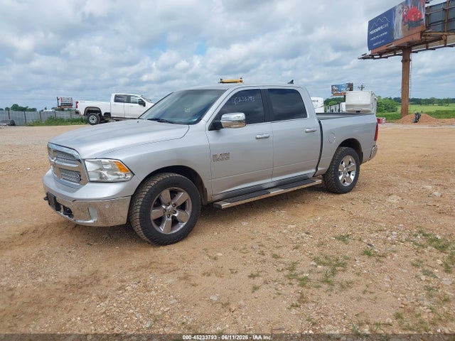 45233793 :رقم المزاد ، 1C6RR6LG6JS157103 vin ، 2018 Ram 1500 Lone Star Silver  4x2 5'7 Box مزاد بيع