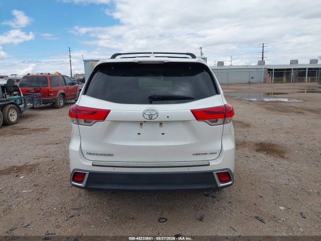 Toyota Highlander Limited Platinum 2017 5TDDZRFH8HS359856 Image 16