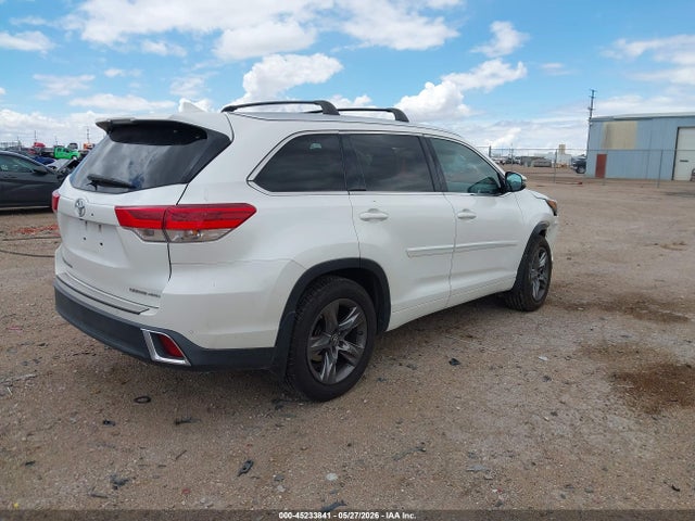 Toyota Highlander Limited Platinum 2017 5TDDZRFH8HS359856 Image 4