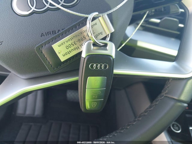 2024 Audi Q4 E-tron Premium Plus 55 Quattro მანქანა იყიდება აუქციონზე, vin: WA1LUBFZ3RP060601, აუქციონის ნომერი: 45233889