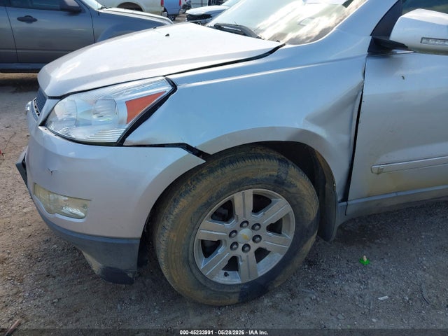 45233991 :رقم المزاد ، 1GNLRFED0AS105913 vin ، 2010 Chevrolet Traverse Lt مزاد بيع