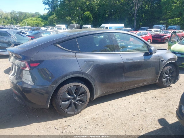 2024 Tesla Model Y Long Range Dual Motor All-wheel Drive მანქანა იყიდება აუქციონზე, vin: 7SAYGDEE6RF131882, აუქციონის ნომერი: 45234001