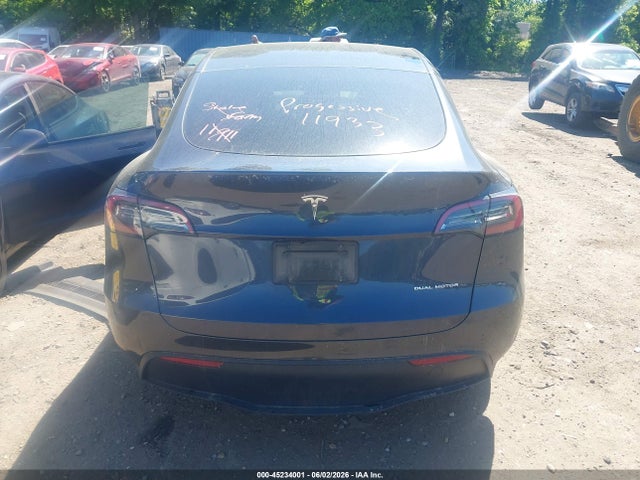 2024 Tesla Model Y Long Range Dual Motor All-wheel Drive მანქანა იყიდება აუქციონზე, vin: 7SAYGDEE6RF131882, აუქციონის ნომერი: 45234001