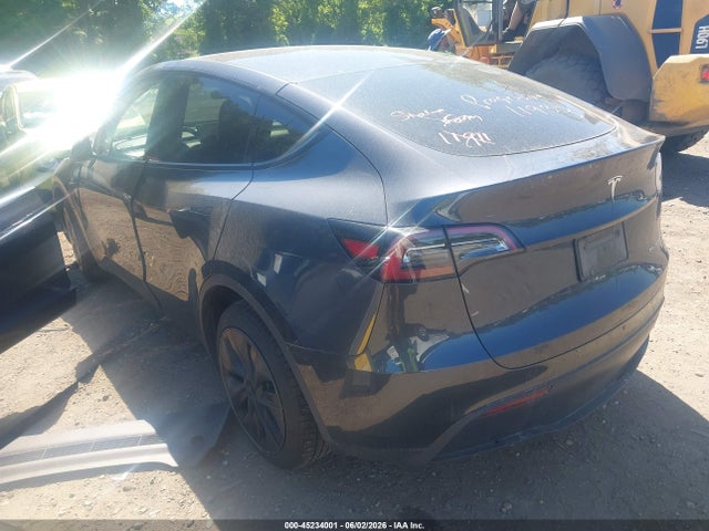 2024 Tesla Model Y Long Range Dual Motor All-wheel Drive მანქანა იყიდება აუქციონზე, vin: 7SAYGDEE6RF131882, აუქციონის ნომერი: 45234001