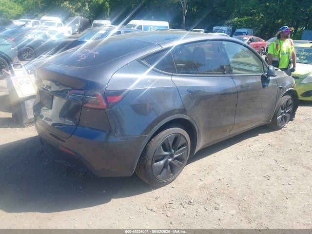 2024 Tesla Model Y Long Range Dual Motor All-wheel Drive მანქანა იყიდება აუქციონზე, vin: 7SAYGDEE6RF131882, აუქციონის ნომერი: 45234001