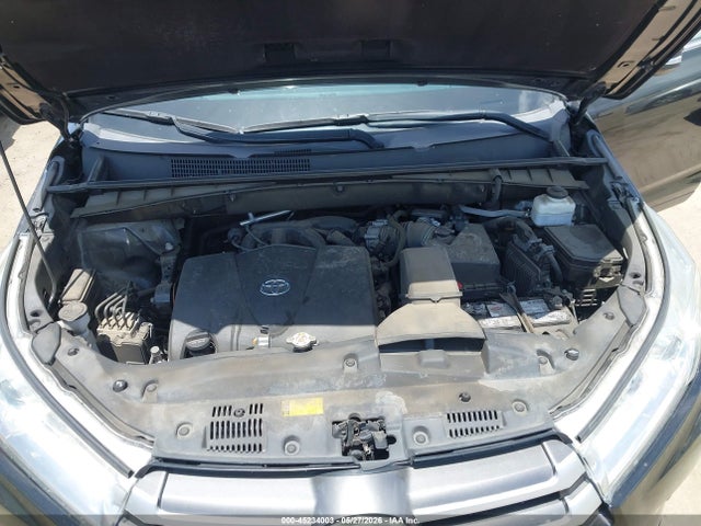 Продажа на аукционе авто 2019 Toyota Highlander Xle, vin: 5TDKZRFH8KS565659, номер лота: 45234003