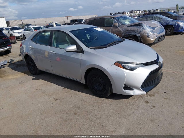 Toyota COROLLA LE 2017 5YFBURHE1HP695303 Image 1