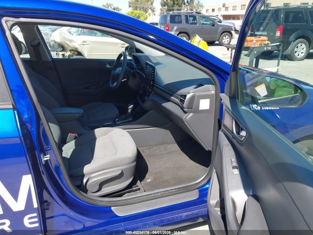 2020 Hyundai Ioniq Hybrid Blue მანქანა იყიდება აუქციონზე, vin: KMHC65LC3LU237329, აუქციონის ნომერი: 45234176
