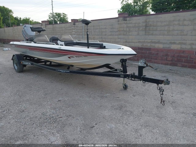 45234239 :رقم المزاد ، 00000TSB29120E898 vin ، 1998 Champion 202 Bass Boat And Trailer مزاد بيع