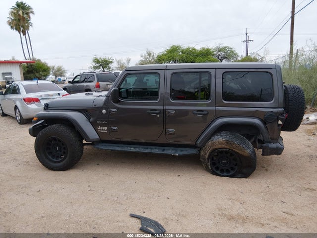 1C4HJXEG6JW165094 Jeep Wrangler Unlimited Sahara 4x4
