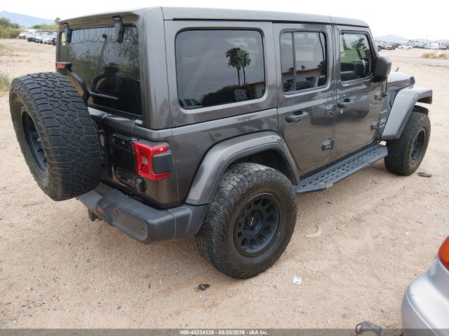 1C4HJXEG6JW165094 Jeep Wrangler Unlimited Sahara 4x4