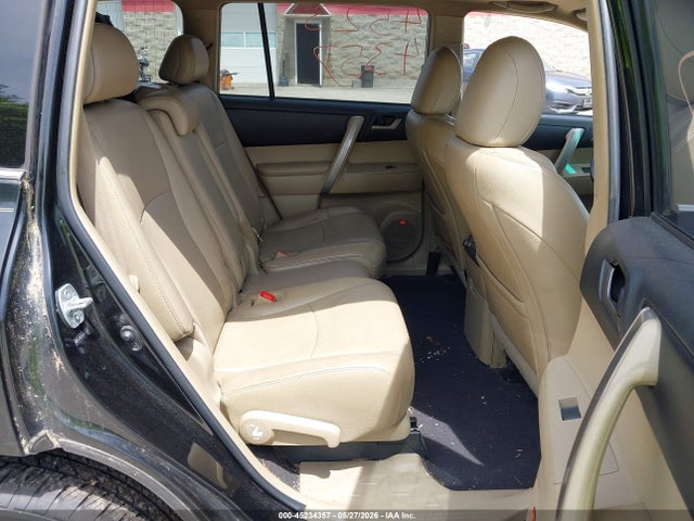 Продажа на аукционе авто 2012 Toyota Highlander Se V6, vin: 5TDBK3EH1CS109734, номер лота: 45234357